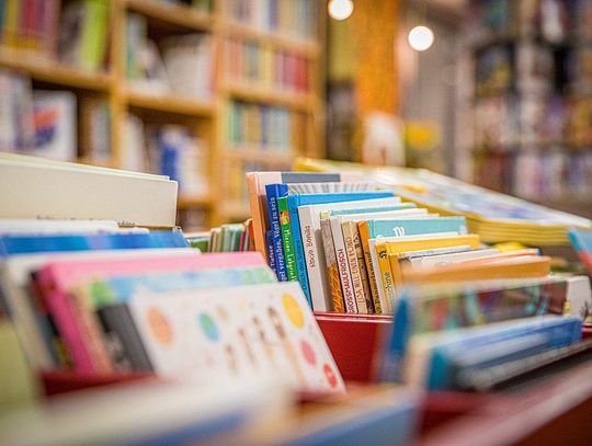 Biblioteka w Oleśnicy zaprasza na grudniową Giełdę Książki
