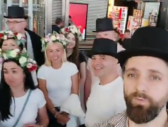 Bierutowianie Bis zaśpiewali w samolocie 
