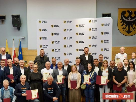 Boiska, trybuny, sprzęt – dolnośląskie kluby ze wsparciem samorządu