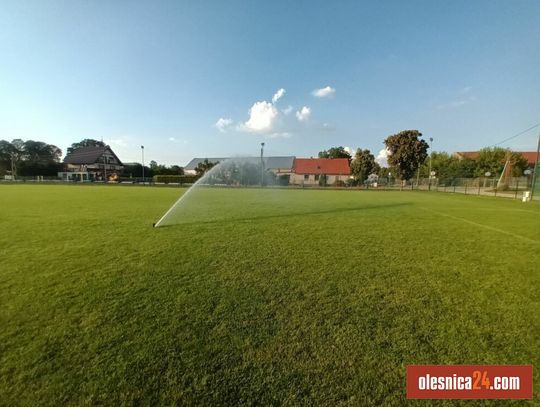 Boisko w Solnikach Małych dostało automatyczne nawodnienie