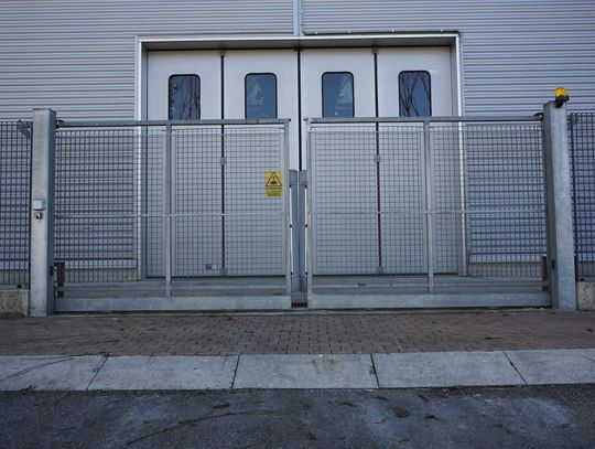 Bramy przeciwpożarowe jako cisi strażnicy ? jak zintegrować systemy oddymiania z codzienną pracą zakładu?