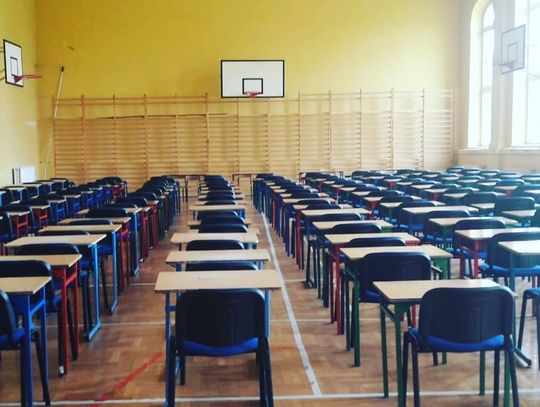 Burmistrz informuje, internautka krytykuje