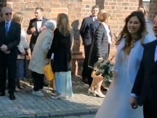 Burmistrz na ślubnym kobiercu (WIDEO)