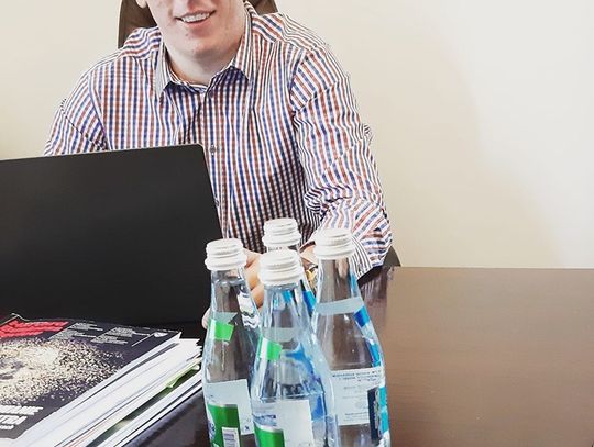 Burmistrz rzuca plastik