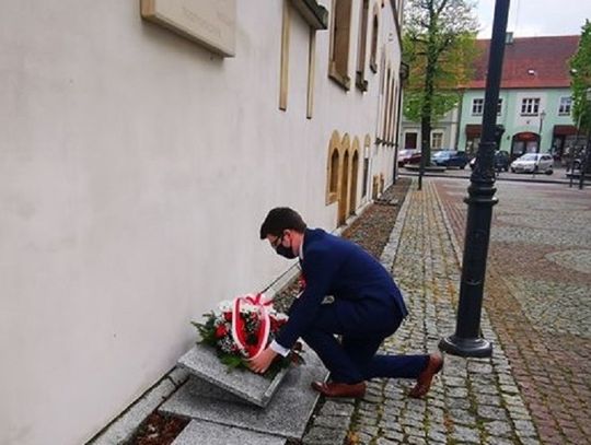 Burmistrz Twardogóry: Tym większe znaczenie mają flagi, które wywiesiliście przy swoich posesjach