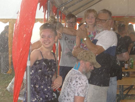 Burza przerywa piknik lotniczy