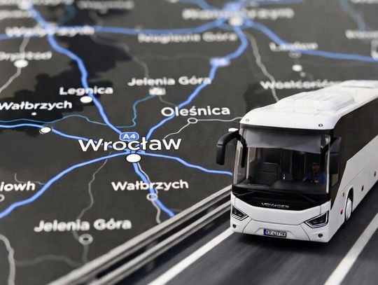 BURZA WOKÓŁ WYCIECZEK. CZY TO POLITYCZNY NEPOTYZM?