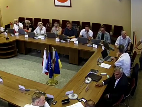 Chce usunięcia flagi Ukrainy z sali obrad Rady Miejskiej Oleśnicy
