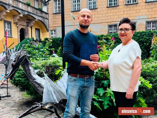 Chodzenie po linie 30 metrów nad ziemią! Zamek w Oleśnicy szykuje kolejne widowisko