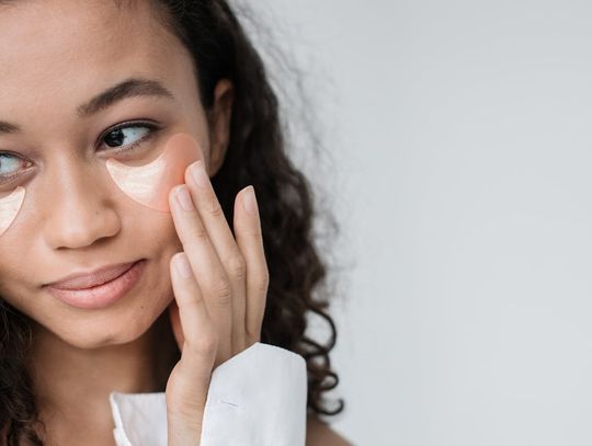 Cienie i zapadnięcia pod oczami – jak odbudować utraconą tkankę? Cienie i zapadnięcia pod oczami – jak odbudować utraconą tkankę?