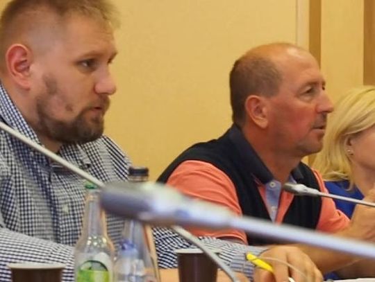 Co mówili radni o problemie boiska przy Katolickiej Szkole Podstawowej w Oleśnicy?