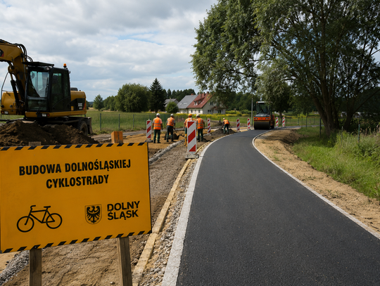 Cyklostrada rośnie w oczach! Trwa budowa kolejnych odcinków w gminie Twardogóra