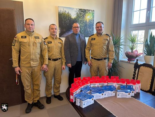 Czad zabija po cichu. Burmistrz Sycowa dostał od strażaków ratujące życie czujki