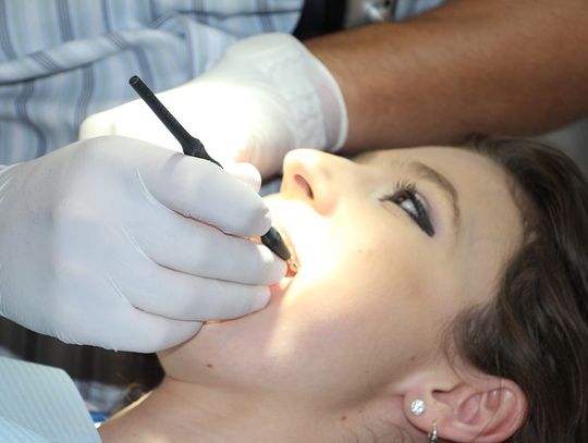 Dentystka z Oleśnicy wyłudzała pieniądze