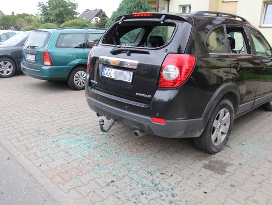 Dewastacja auta na ulicy Lotniczej w Oleśnicy [AKTUALIZACJA]