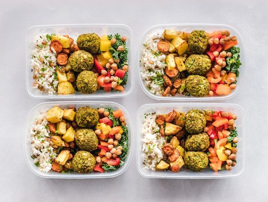 Dieta pudełkowa - skuteczny sposób na ułatwienie zrzucania kilogramów na wadze