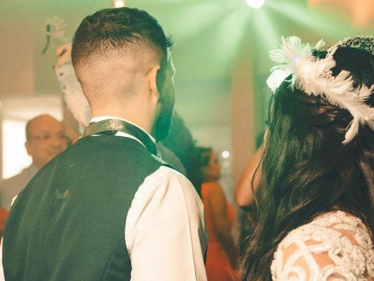 DJ wodzirej weselny – 5 powodów, dla których goście zapamiętają Twoje wesele