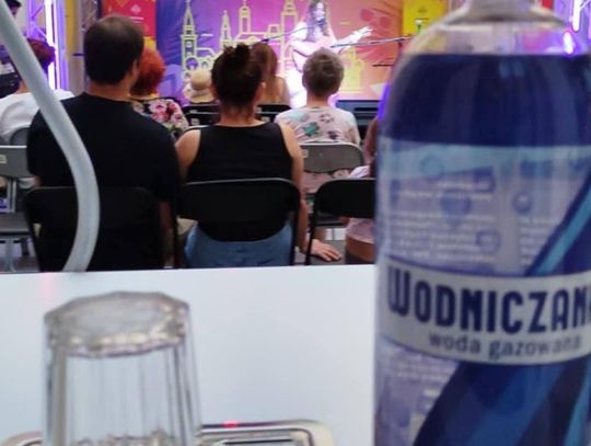 Dla ochłody łyk oleśnickiej wody