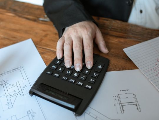 Dlaczego wyniki z kalkulatora pomp ciepła mogą różnić się od rzeczywistych kosztów eksploatacji?