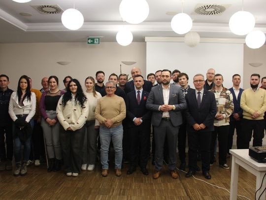 Dobrze kombinują i dobrze kradną Dobrze kombinują i dobrze kradną