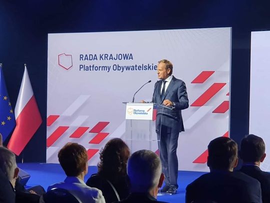Donald Tusk wraca - w Platformie ożywienie