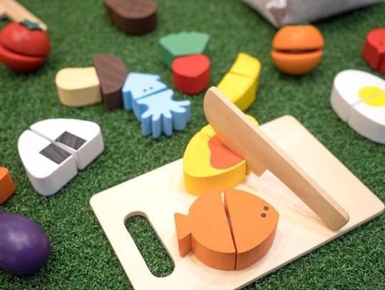 Drewniane zabawki - jak łączą tradycje z nowoczesnymi trendami edukacyjnymi?
