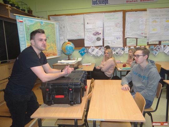 Dron z laserem w LO w Sycowie