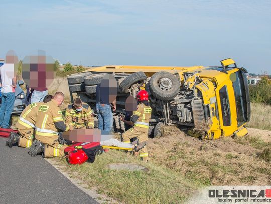 Dwie osoby ranne w wyniku czołowego zderzenia citroena i wywrotki