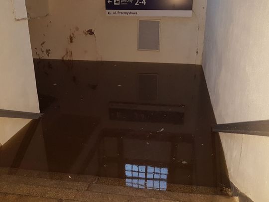 Dworzec PKP w Oleśnicy ponownie zalany