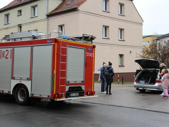 Dym spod maski bmw na Krzywoustego w Oleśnicy