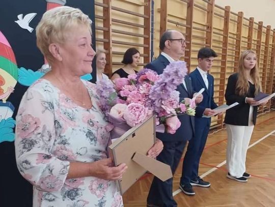 Dyrektor odchodzi na emeryturę 