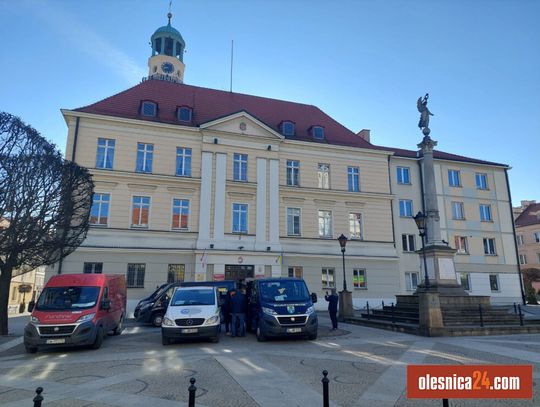 Dzięki współpracy ze stowarzyszeniem z Niemiec do Oleśnicy trafiła kolejna dostawa potrzebnych rzeczy
