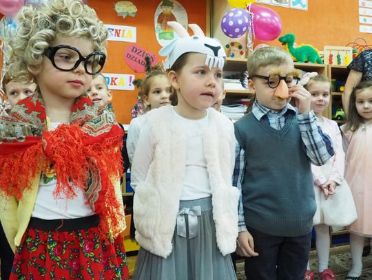 Dzień Babci i Dziadka w Przedszkolu nr 3 w Oleśnicy /WIDEO I ZDJĘCIA/