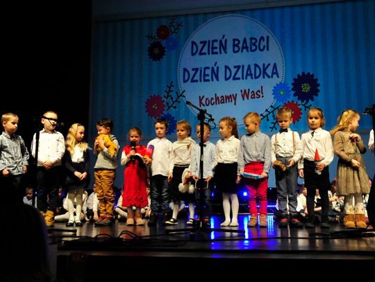 Dzień Babci i Dziadka w SP6 w Oleśnicy