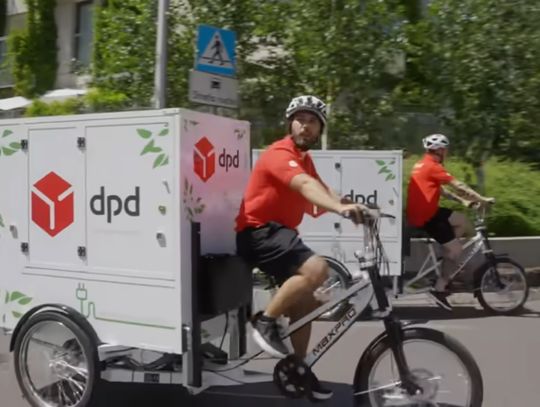Dzisiaj startuje wyjątkowa dostawa książek (WIDEO)