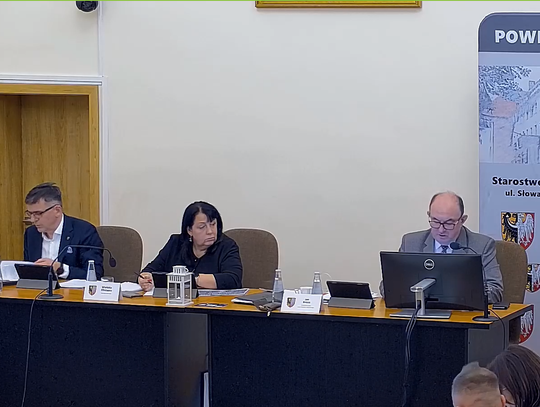 Efinowicz przeprasza Paszkowskiego za "furiata"