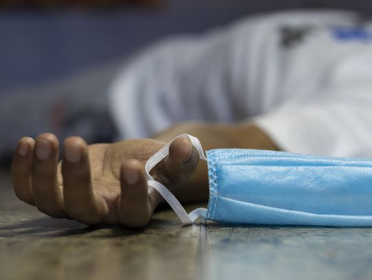 Eksperci PAN: Sytuacja epidemiczna zaczyna wymykać się spod kontroli