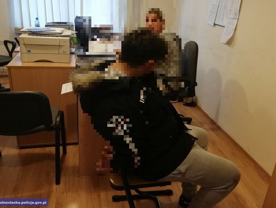 Fałszywi funkcjonariusze w rękach oleśnickich policjantów 