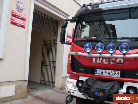 Fałszywy alarm bombowy w sanepidzie w Oleśnicy. Groźba e-mailem z zagranicy – sprawdzają budynek i kamienice