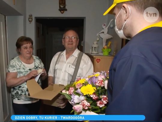 Filip Chajzer z kwiatami w Twardogórze (WIDEO)