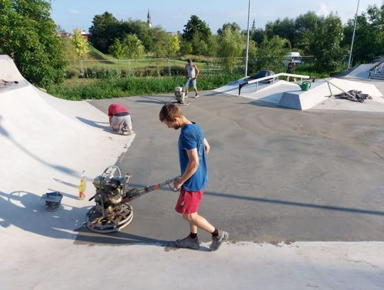 Finisz prac na skateparku i pumptracku w Oleśnicy