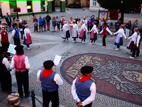 Folklor baskijski na Rynku w Oleśnicy /ZDJĘCIA I WIDEO/