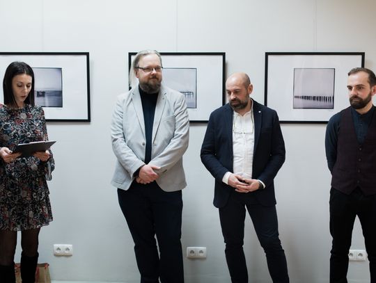 Fotografia analogowa na wystawie w Oleśnicy