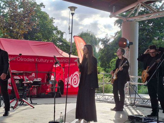 Fryt Band w Amfiteatrze nad Stawami. Energia, przeboje i wspólne śpiewanie