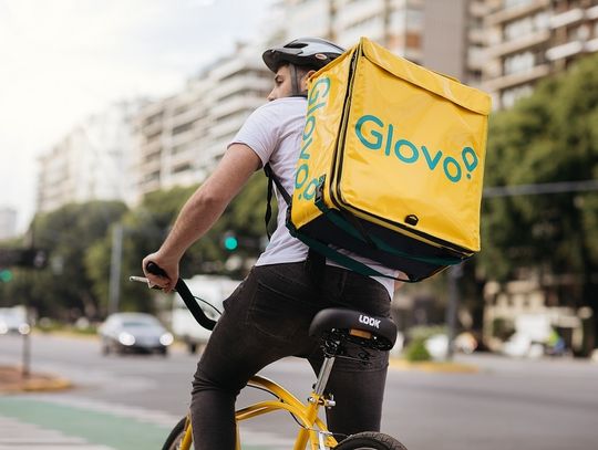 Glovo: Jedzenie i zakupy z dostawą do biura i domu w Oleśnicy
