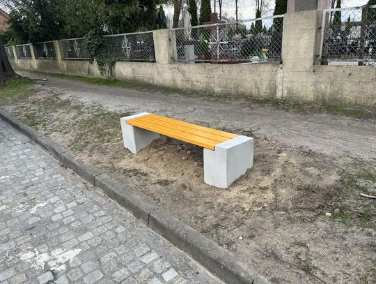 Historia żółtej ławeczki