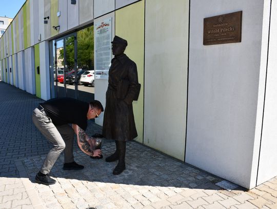 Hołd dla rotmistrza Pileckiego. W gminie Oleśnica pamiętają o bohaterze, który „dobrowolnie poszedł do piekła”