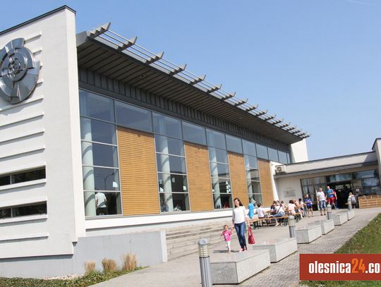 Instruktor zwolniona z Atola