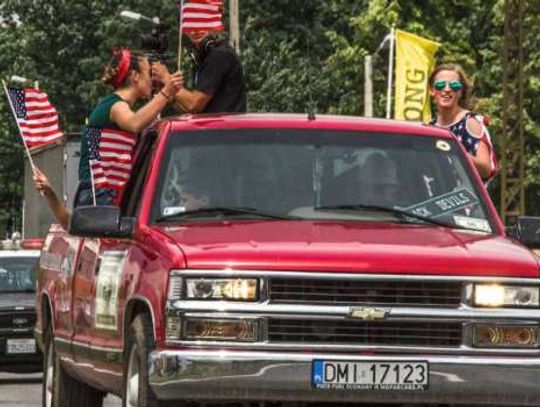 Jadą auta na American Cars Manie