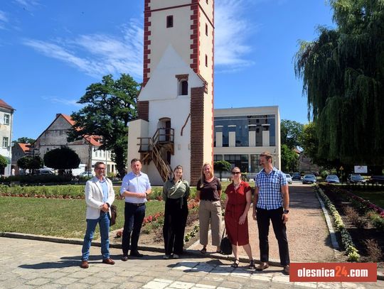 Jak będzie wyglądał hełm wieży ratusza w Bierutowie? Ruszyły rozmowy